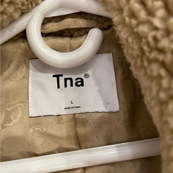 Tna Aritzia Teddy Coat - Size Large - Picture 4 of 4